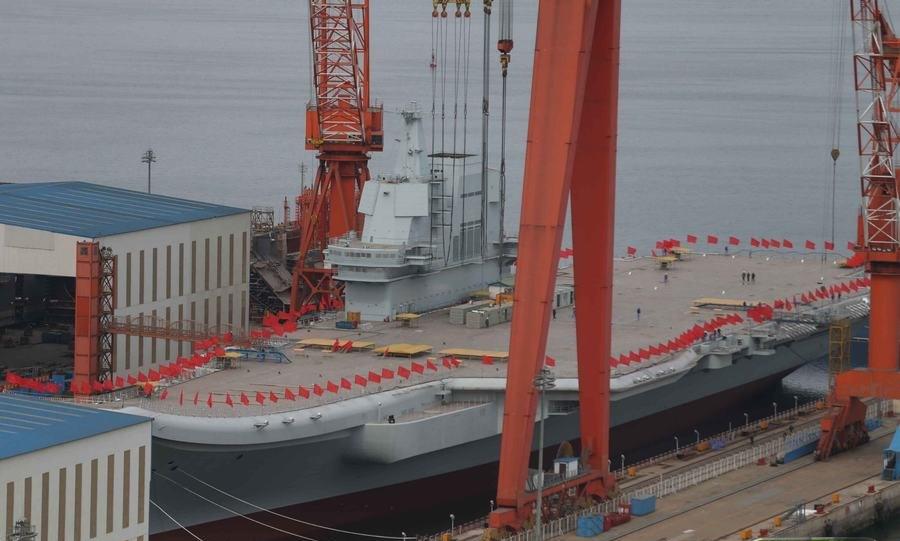 中國(guó)首艘航母下水